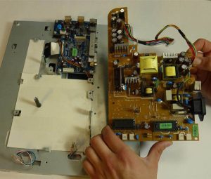 رفع مشکل چشمک زدن چراغ پاور تلویزیون